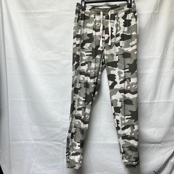 refuge Pants - REFUGE relaxed camo jogger